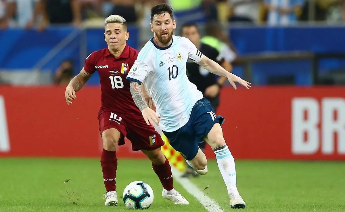 Messi góp tên trong các gương mặt ra sân chơi chính